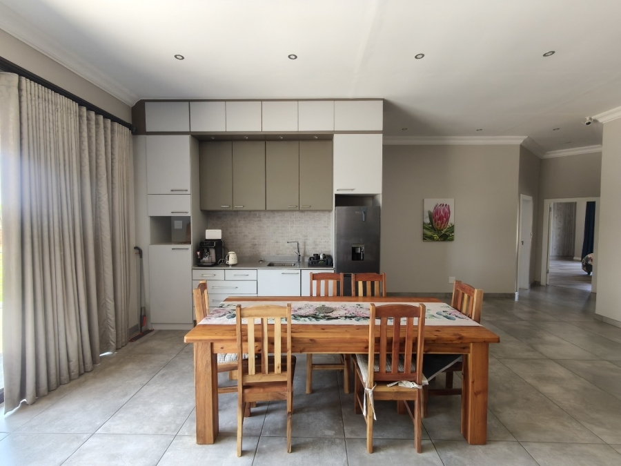 7 Bedroom Property for Sale in Wigwam North West